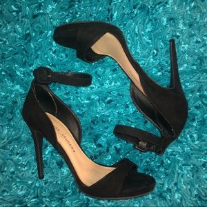 NWOT black velvet heels